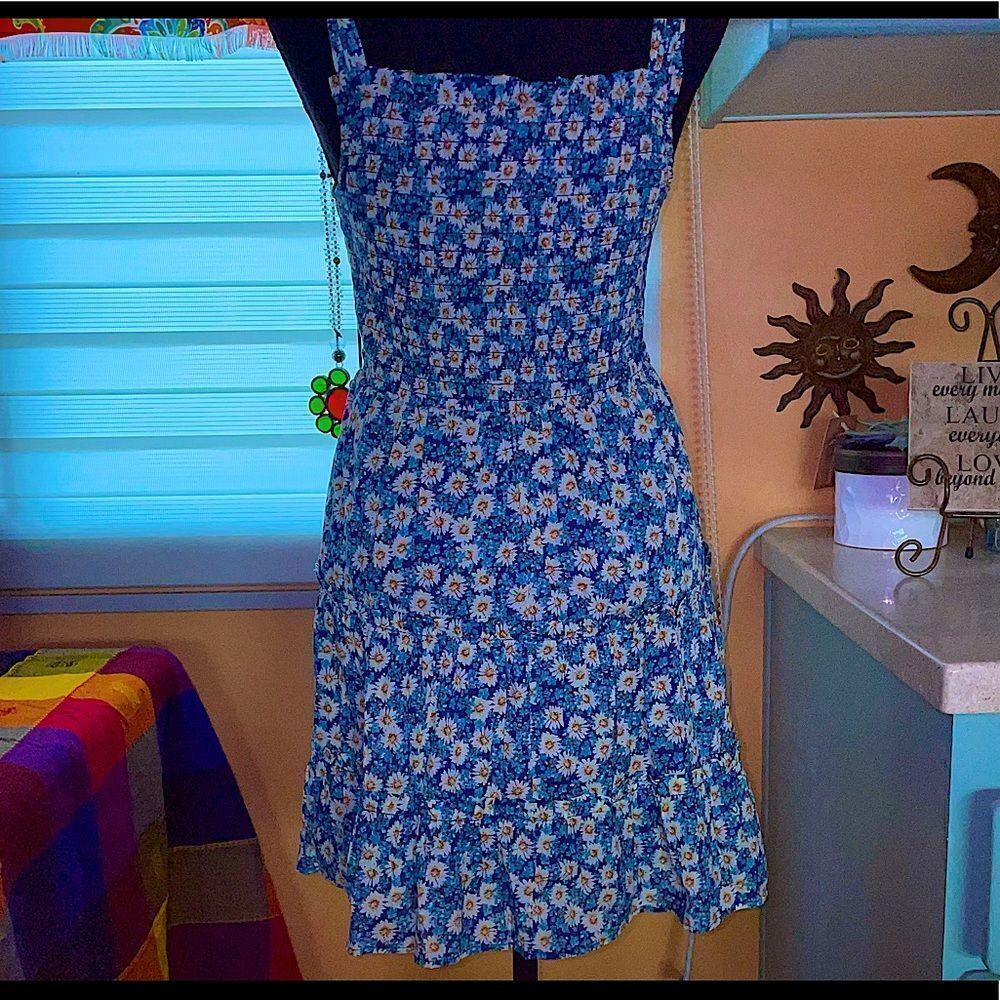 🆕 wild Fable Smocked top Daisy tiered summer dress size XS